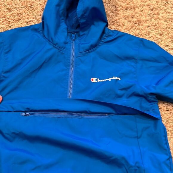 Champion- Women’s Windbreaker-Size Medium - Picture 5 of 5